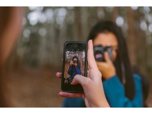 Smartfon kontra aparat fotograficzny - czy telefony zagrażają profesjonalnym sprzętom?